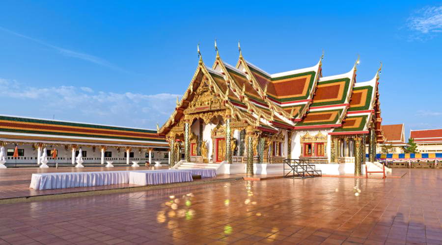 Quais são as escolhas de veículos mais populares em Sakon Nakhon?